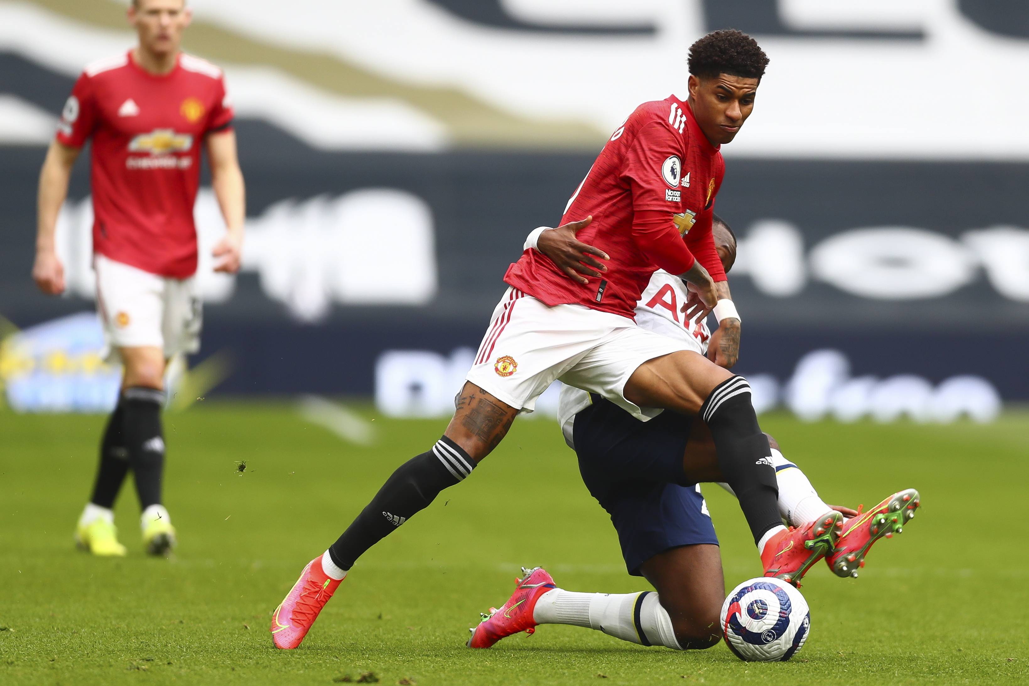 市增添了光 市增添了光